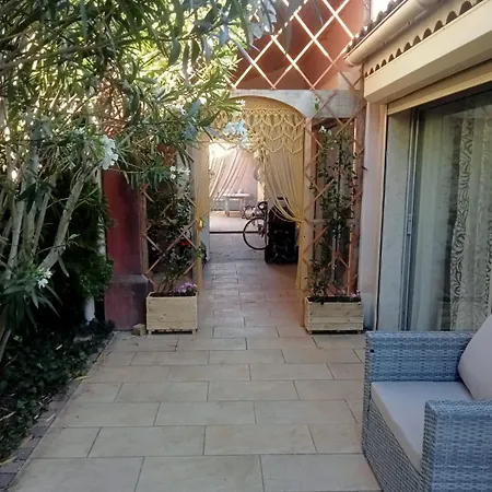 Petite Maison Avec Jardin Calme Le Thor Exterior foto